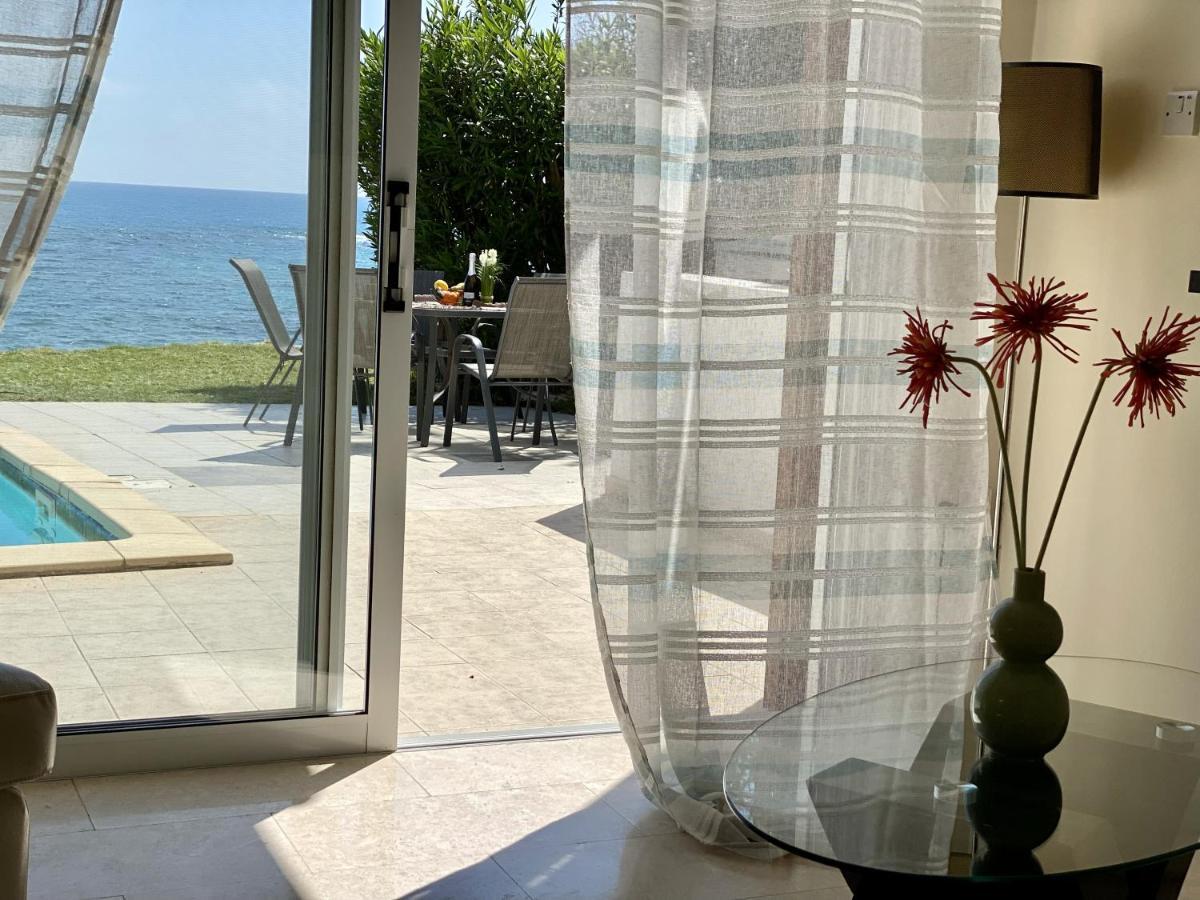 Amazing Front Line Villa In Coral Bay Peyia Exterior photo