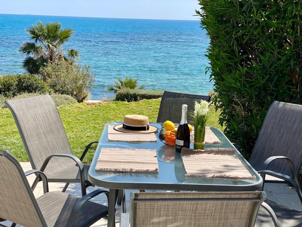 Amazing Front Line Villa In Coral Bay Peyia Exterior photo