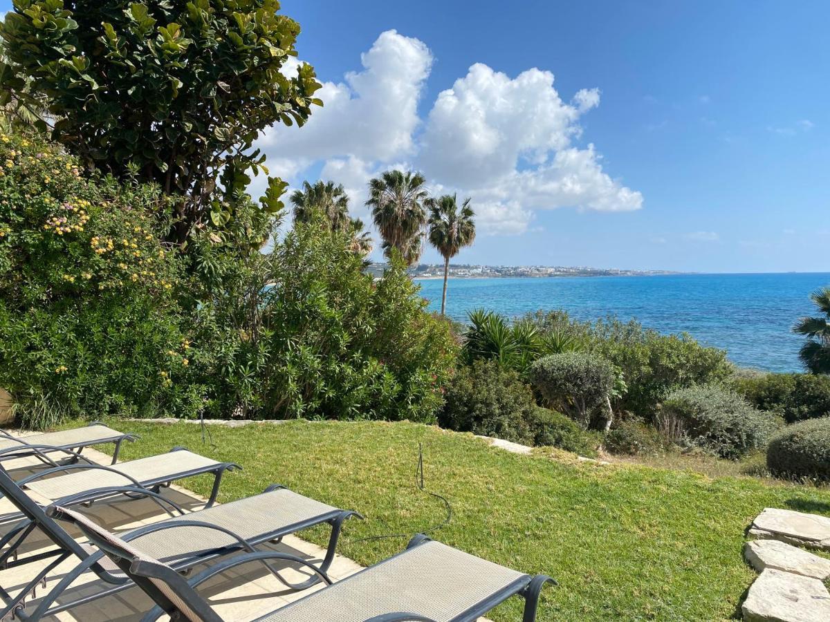 Amazing Front Line Villa In Coral Bay Peyia Exterior photo
