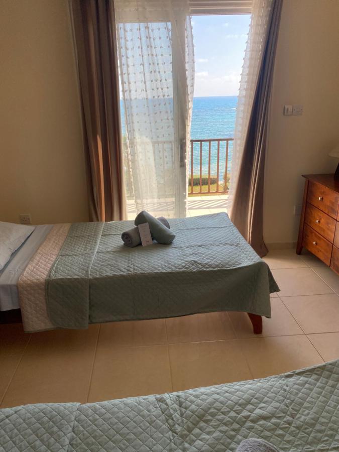 Amazing Front Line Villa In Coral Bay Peyia Exterior photo
