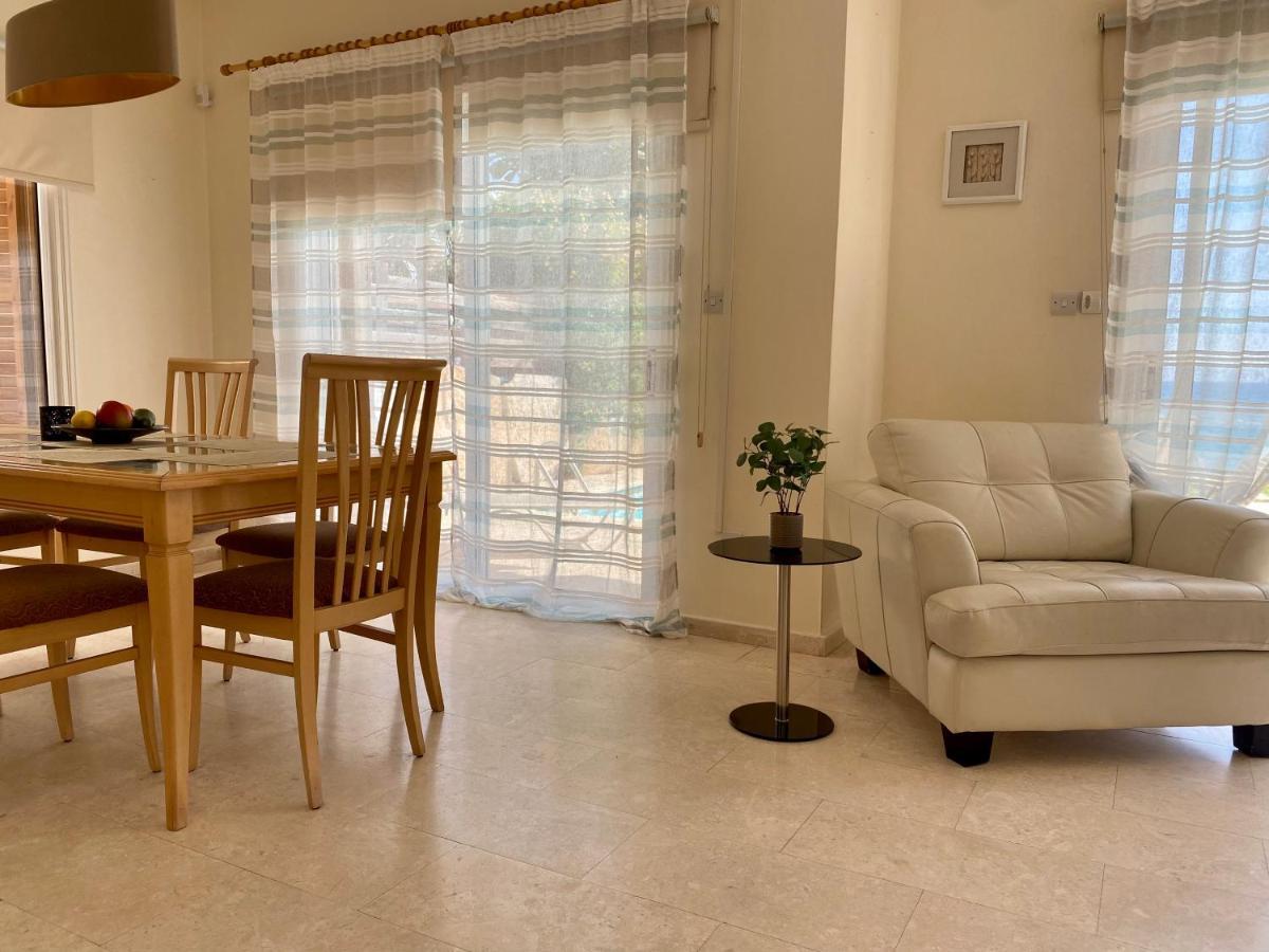 Amazing Front Line Villa In Coral Bay Peyia Exterior photo