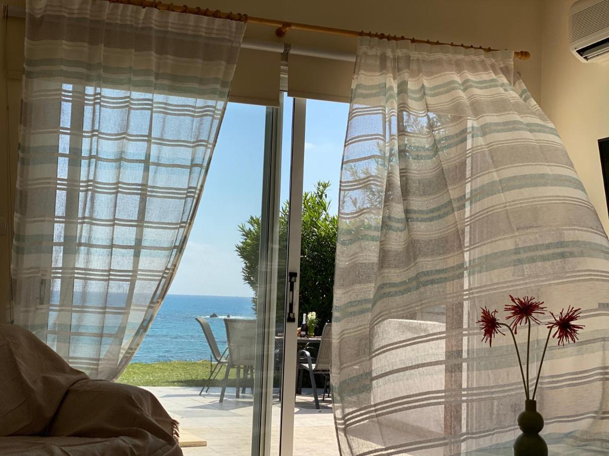 Amazing Front Line Villa In Coral Bay Peyia Exterior photo